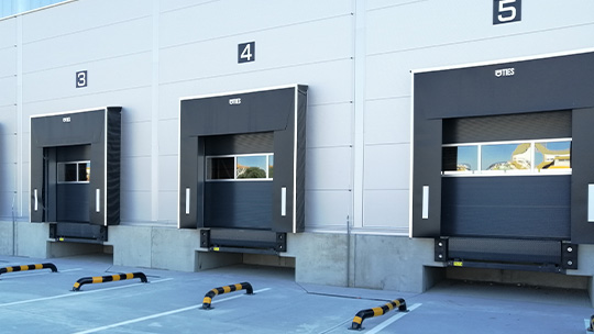 Těsnící límec na nakládací rampě