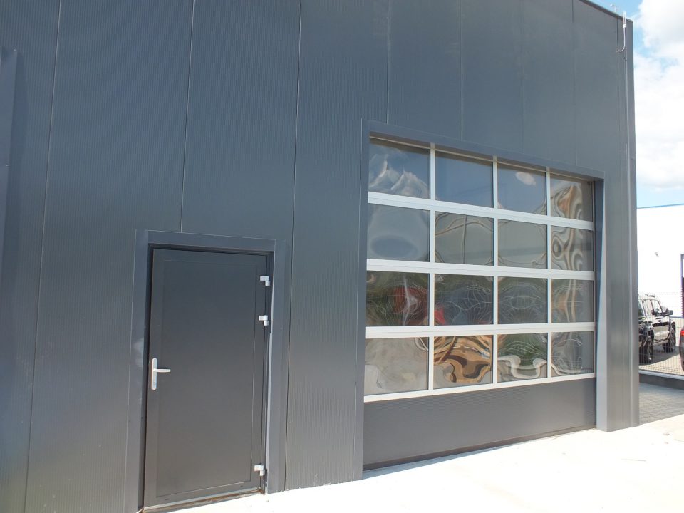 Průmyslová sekční vrata – realizace