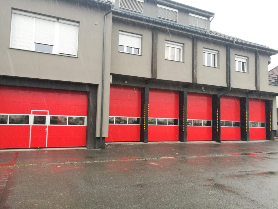 Průmyslová sekční vrata – realizace