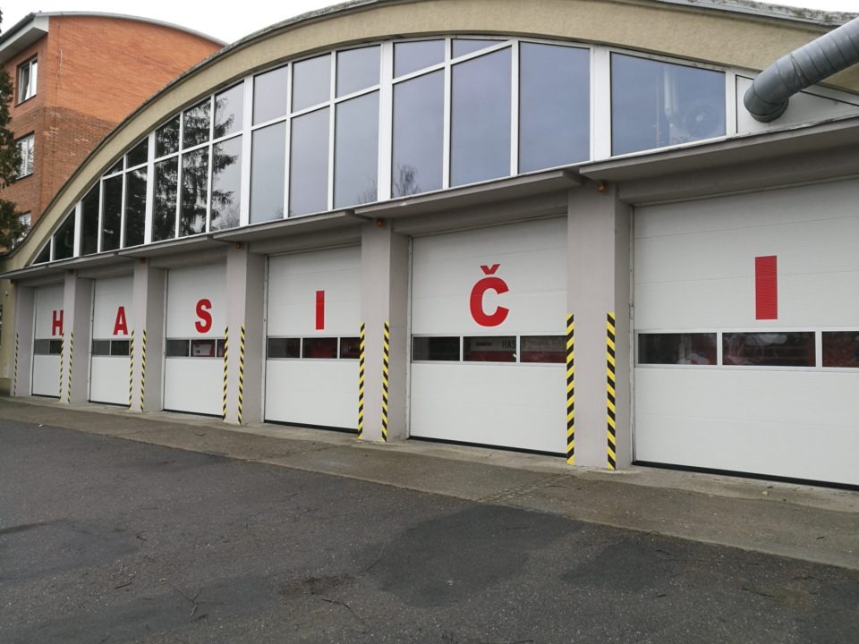 Průmyslová sekční vrata – realizace