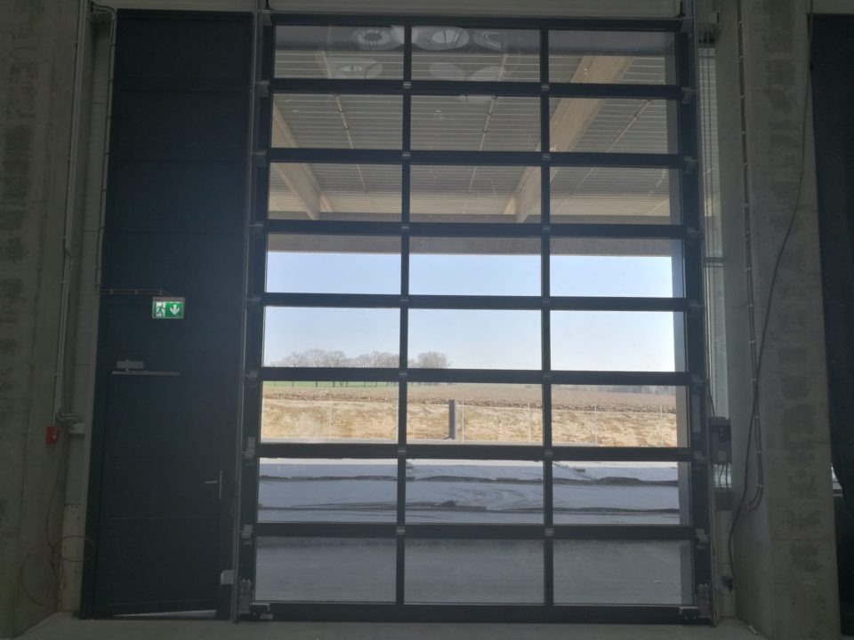 Průmyslová sekční vrata – realizace