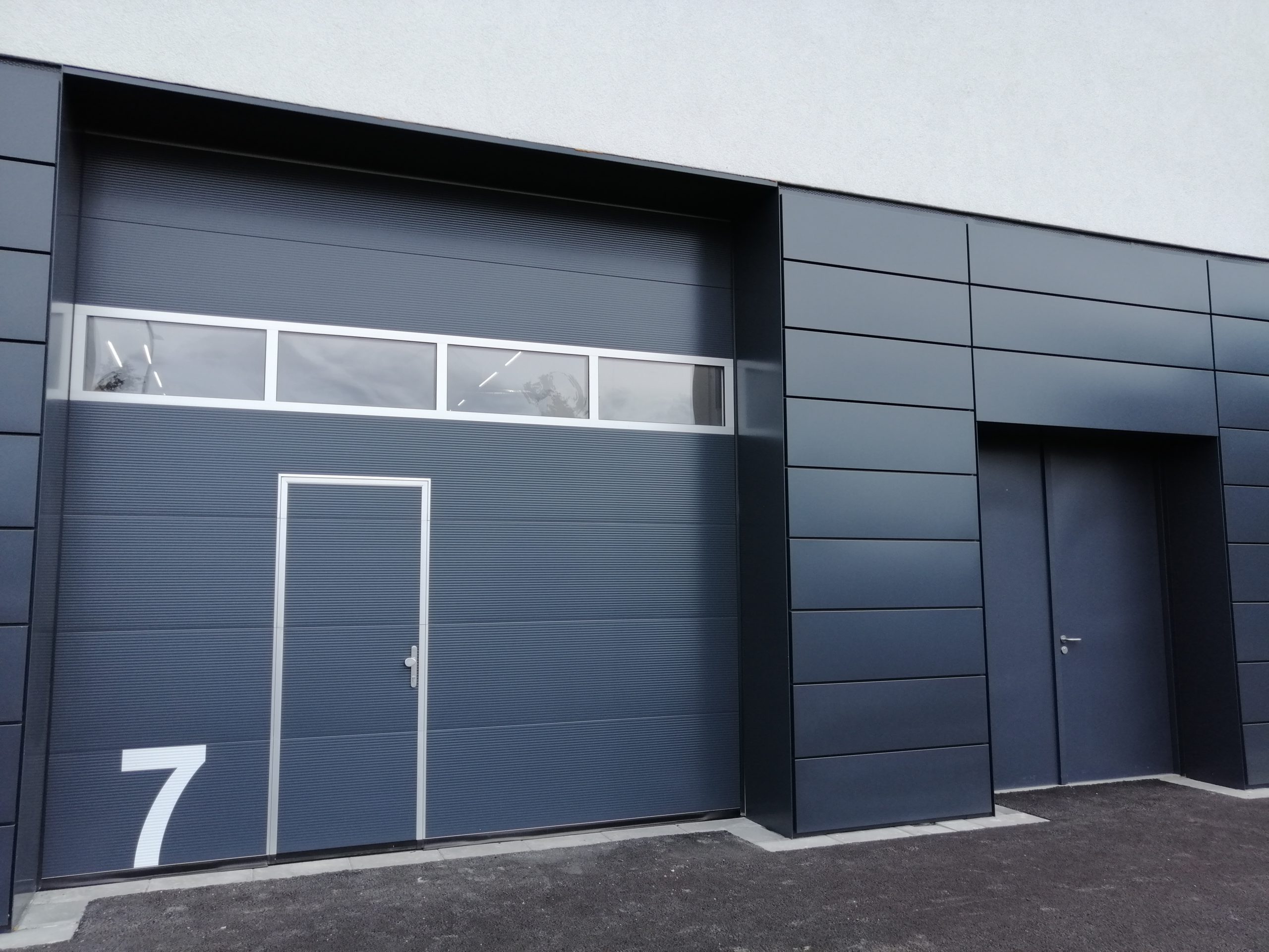 Průmyslová sekční vrata – realizace