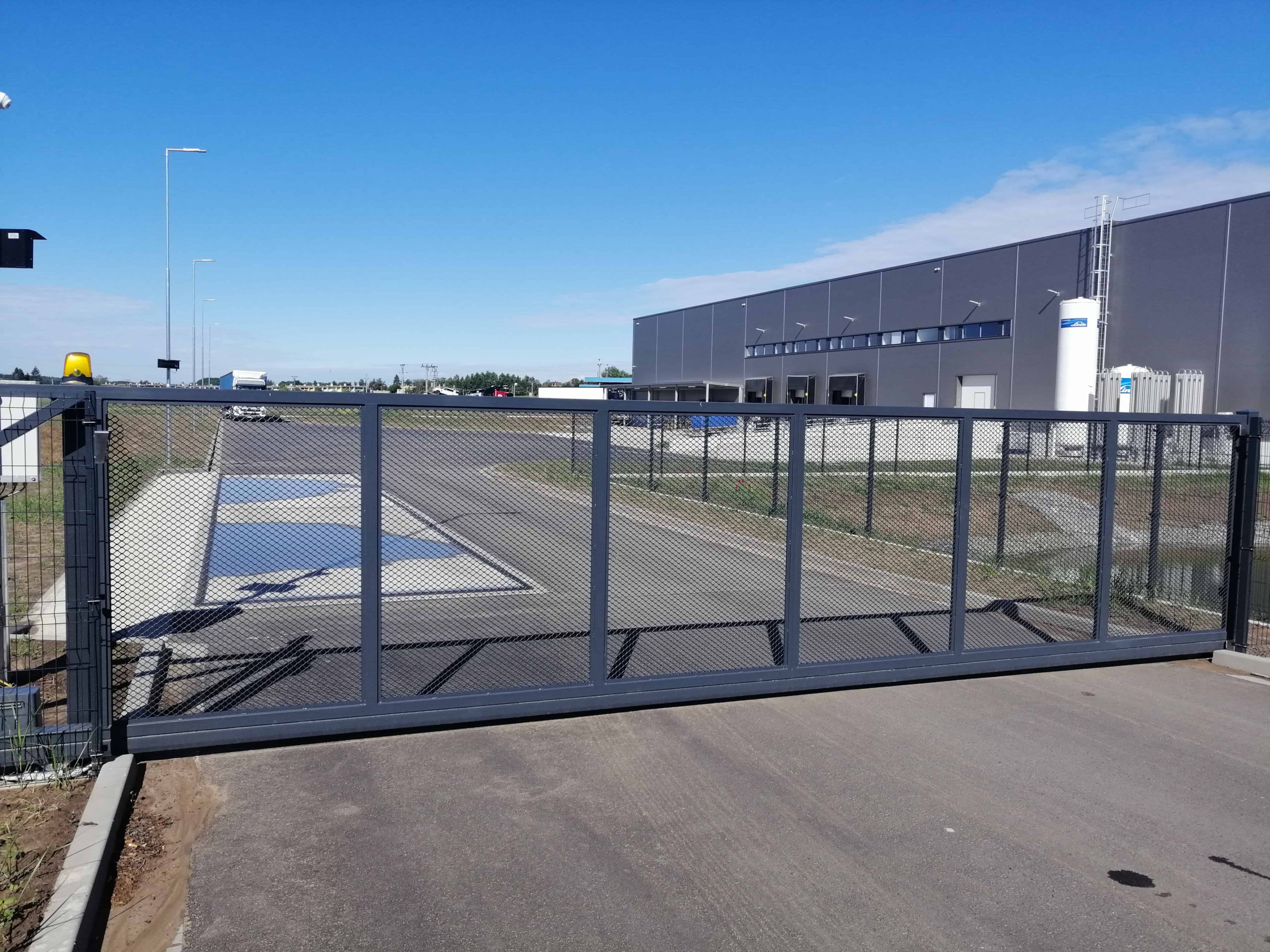 Vjezdová brána – realizace