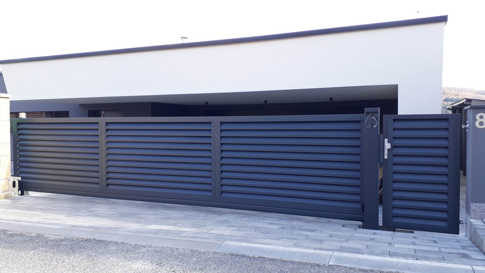 Vjezdová brána – realizace